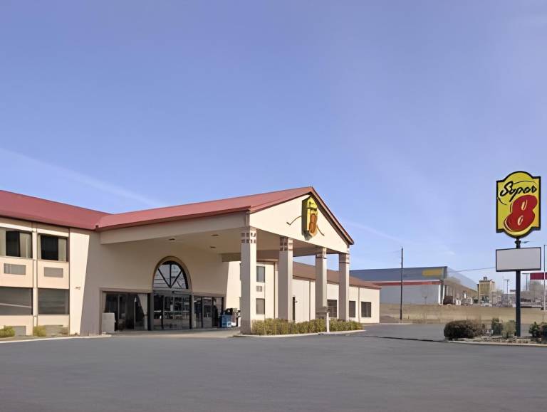 Super 8 By Wyndham Oxford in Oxford, MS