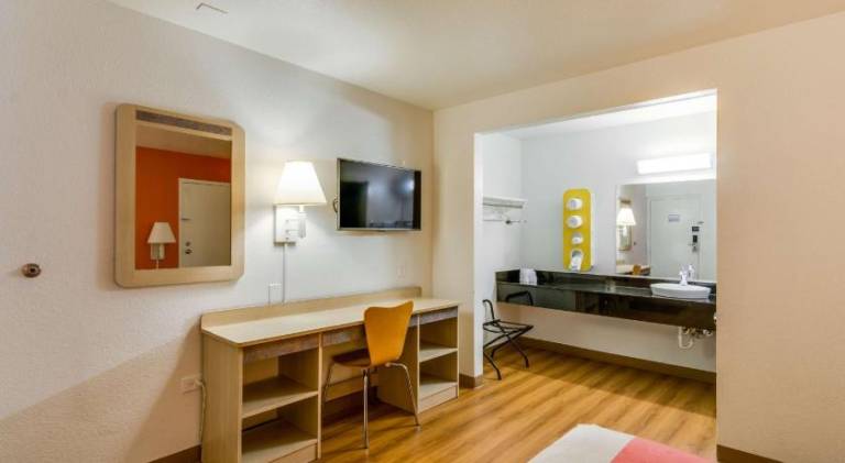 Motel 6 Chicago O'Hare - Schiller Park — photo 3