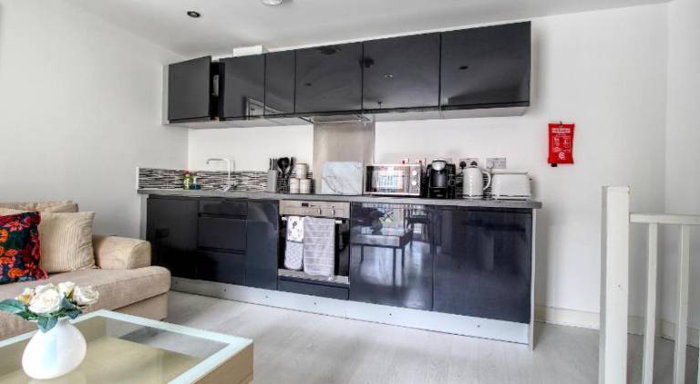 Pleasant apartment | Pets allowed in Wakefield