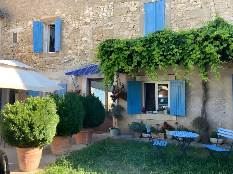 Bed & Breakfast &bdquo;Chambre D&rsquo;h&ocirc;tes &ndash; Familiensuite&ldquo; mit Bergblick WLAN und Klimaanlage