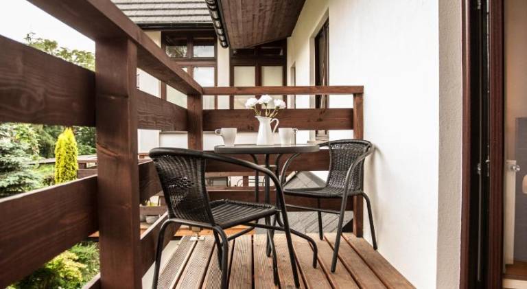 Holiday apartment with terrace & yard — photo 3