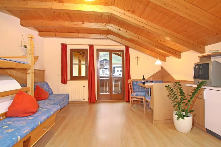 Children-friendly apartment with garden, grill & fast internet | Garden view | Dogs allowed — photo 2