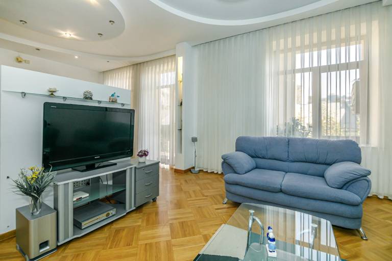 Villa | Next to Baku Boulevard | Pets are welcome — photo 2