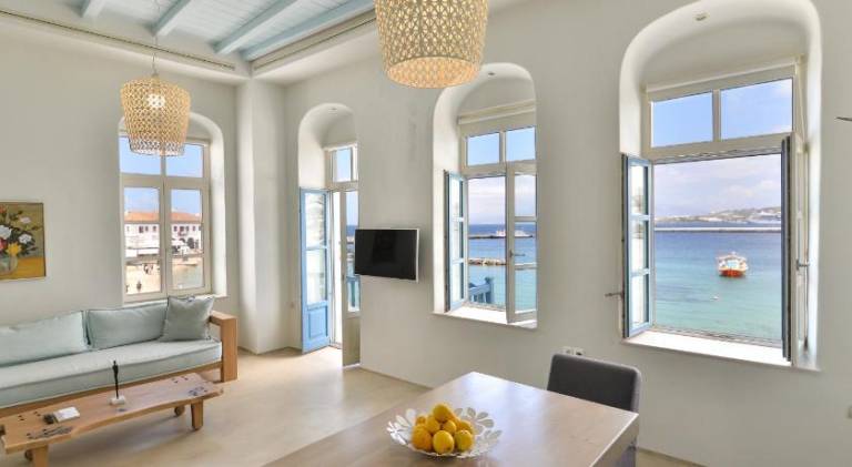 White Memories, seafront luxury apartment Mykonos in Mykonos