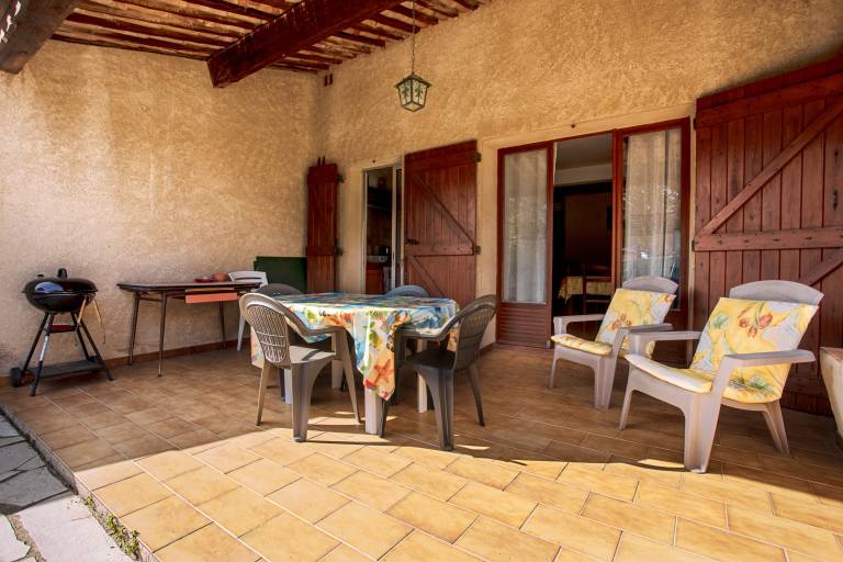 Holiday apartment with grill, yard & patio | Garden view — photo 2