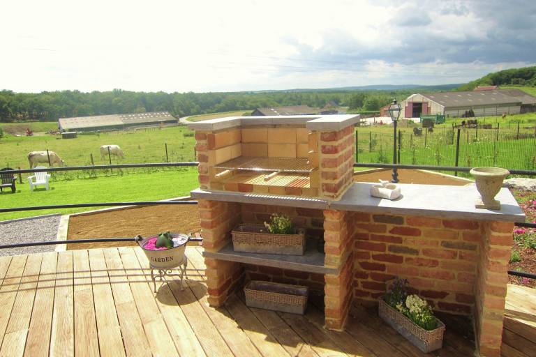 Child-friendly beautiful vacation home with yard, patio & BBQ | Nature view | Pet-friendly — photo 5