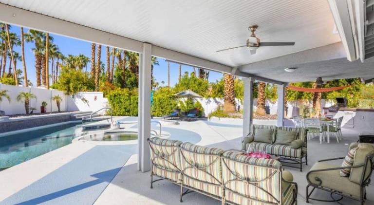 Vacation home with pool | Good for workation | Pet-friendly — photo 4