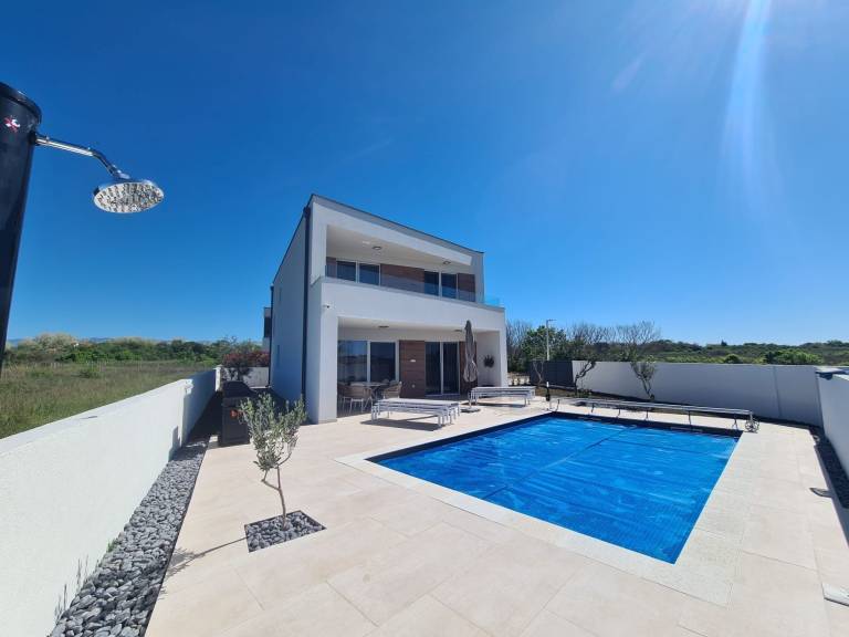 Pleasant house with grill, patio & private pool | Nature view | Pet-friendly — photo 3