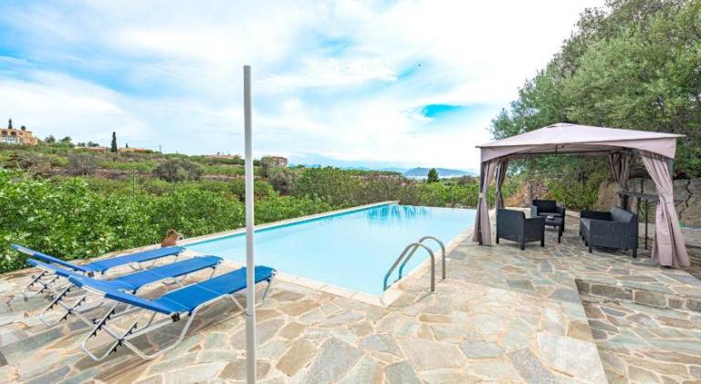 House with private pool, terrace & grill — photo 4