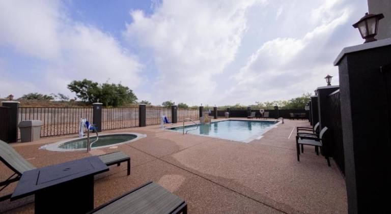 La Quinta Inn & Suites by Wyndham Big Spring — photo 5