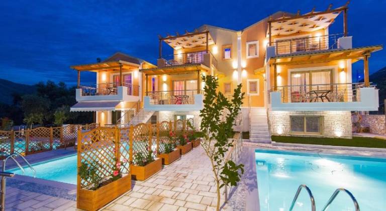 Nice vacation home with pool, terrace & yard | Beach nearby | Dogs allowed — photo 3