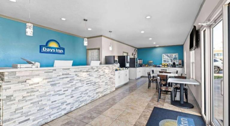 Days Inn by Wyndham Gainesville — photo 5