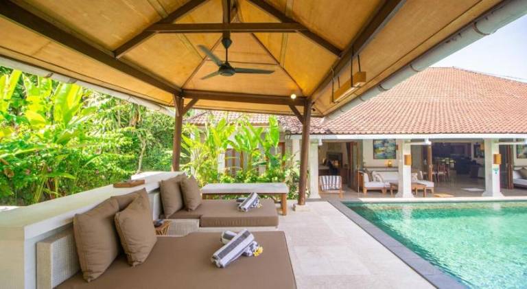 Villa with pool | Next to the beach | Pet-friendly — photo 3
