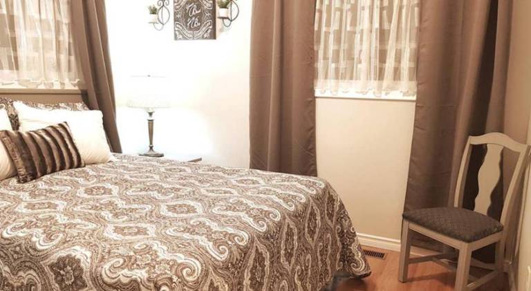 House with 6 rooms for 12 persons in Sarnia, ON
