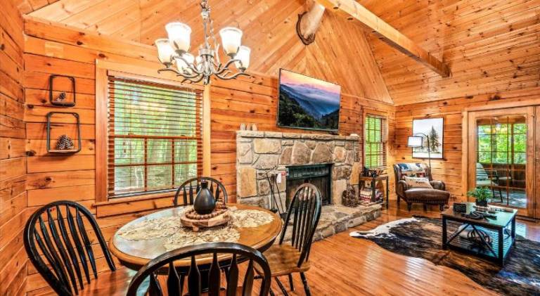 Whispering Pines- Hot Tub- Pool Table- Pet Friendly- EV Charger — photo 2