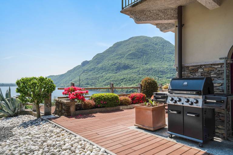 House with patio & garden | Garden view — photo 3
