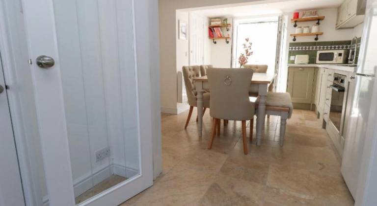 Spacious vacation home | Pets allowed — photo 5