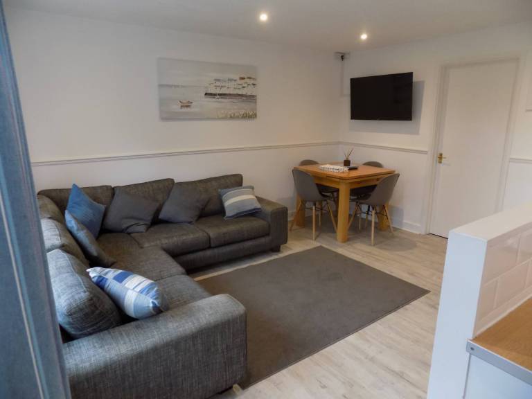 Family-oriented nice house with hot tub & garden | Pet-friendly in Ilfracombe