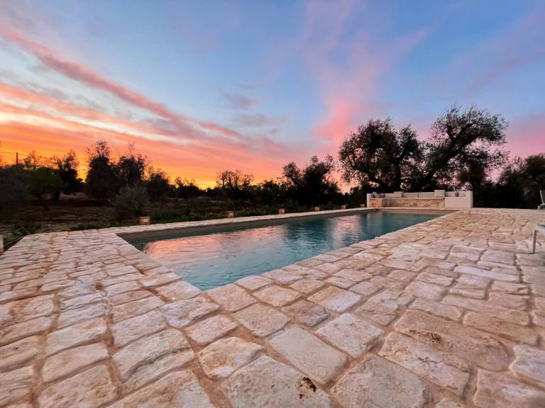 Vacation home with private pool, garden & hot tub — photo 2