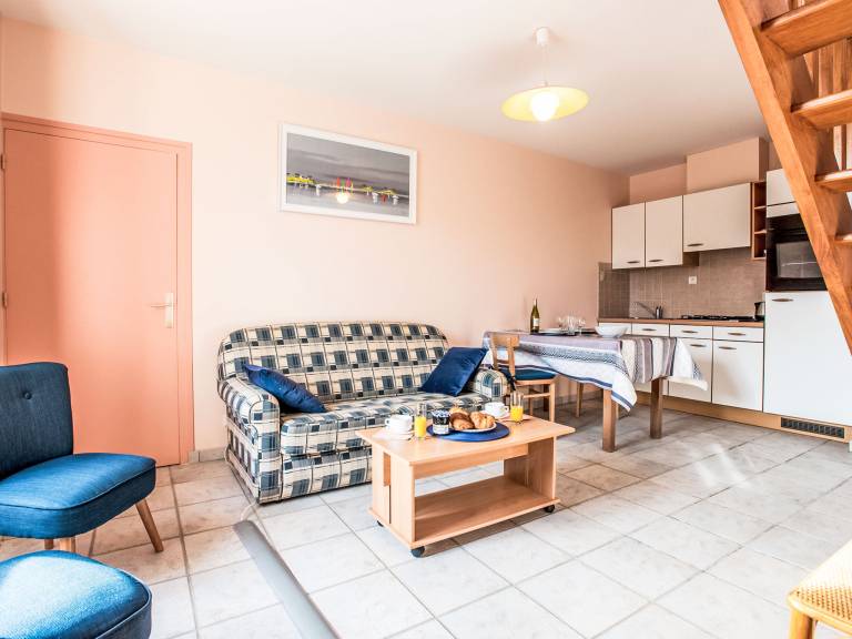 Lovely holiday apartment with yard & patio | Next to the beach | Pet-friendly — photo 3
