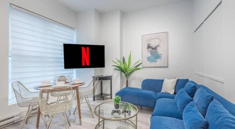 Luxurious 3BD Apt in heart of downtown 5 min walk to Bell Center — photo 3