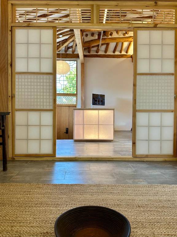 Fully equipped house with yard | Near Bukchon Hanok Village | Perfect for remote work | Pets allowed — photo 5