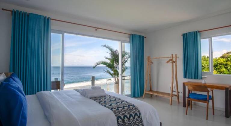 Charming villa with terrace, private pool & yard | Suitable for remote work | Dogs allowed — photo 2