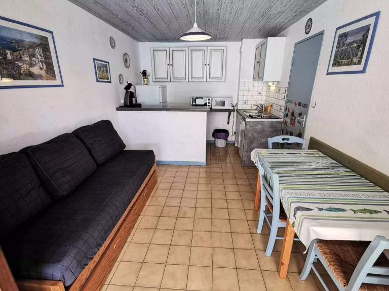 Apartment with 1 room for 4 persons — photo 2