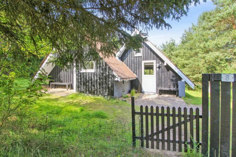 Vacation home with patio in Ebeltoft