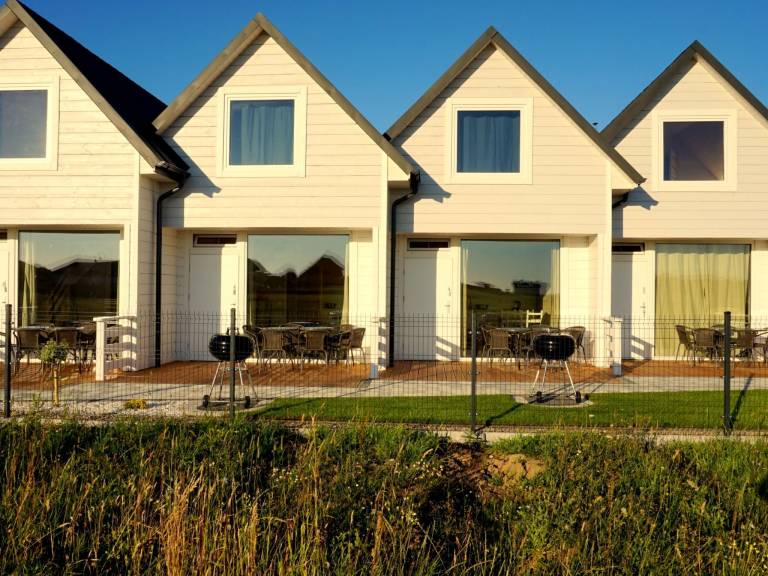Vacation home with grill, yard & terrace — photo 4