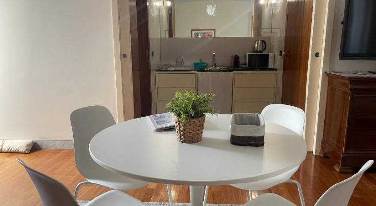 Apartment with pool — photo 5
