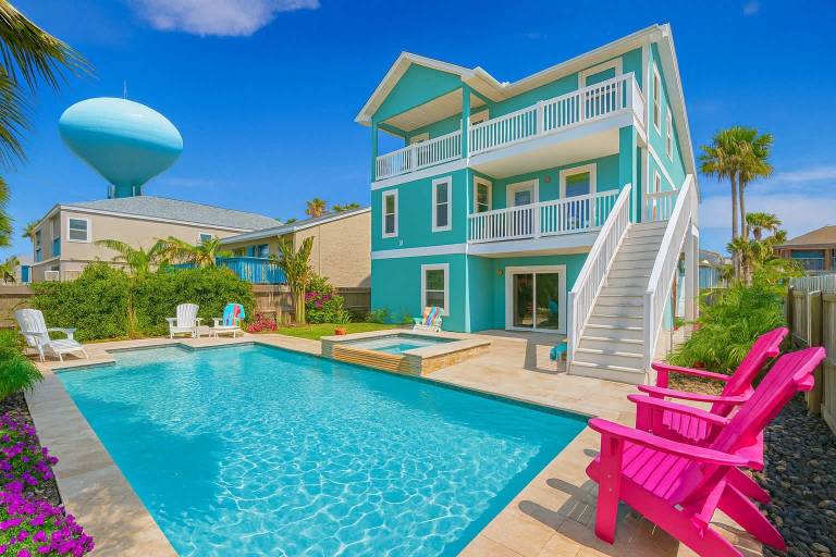 " Upscale & Spacious Home " Renovated " Pool " in South Padre Island, TX