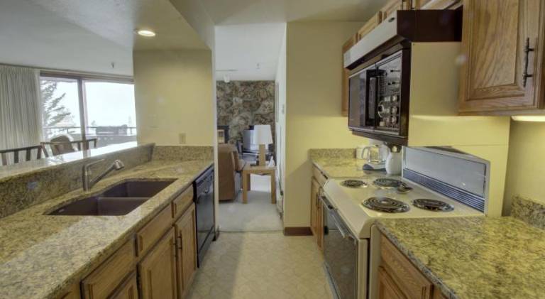 Holiday apartment with hot tub & pool — photo 4