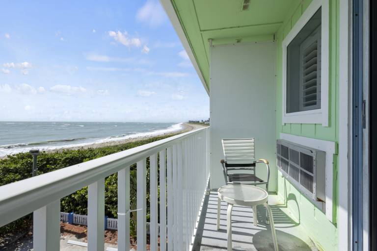 Ocean View Hotel Room with Balcony- King Bed 23 — photo 5