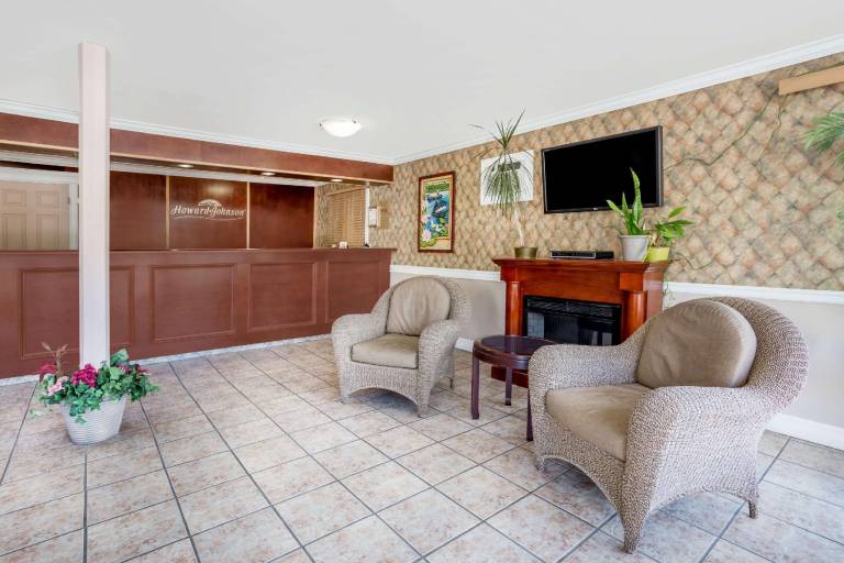 Howard Johnson by Wyndham Downtown Kamloops — photo 4