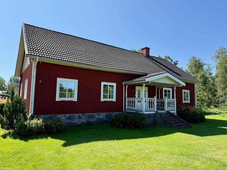 185 m&sup2; Ferienhaus