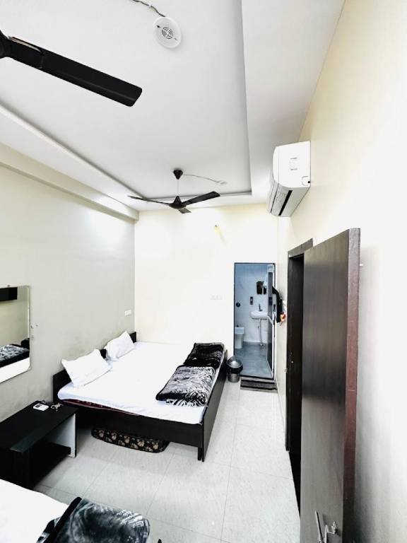 Goroomgo Rudrasagar Homestay Ujjain in Indore