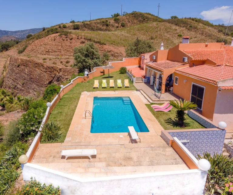 Fully equipped nice vacation home with yard, private pool & terrace | Mountain view | Dogs allowed — photo 2