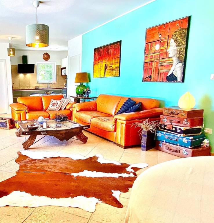 Fully equipped vacation home with yard, private pool & BBQ | Pool view | Pets are welcome — photo 5