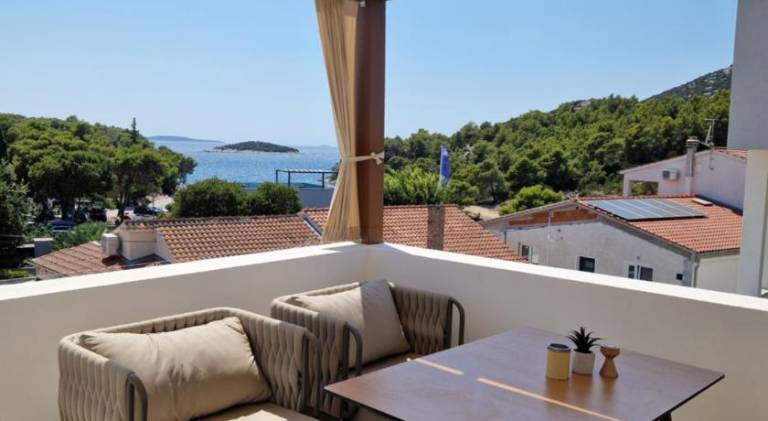 Holiday apartment with patio in Vodice