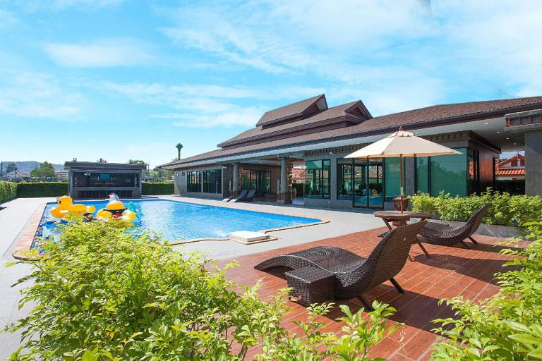 House with pool | Perfect for remote work in Sattahip