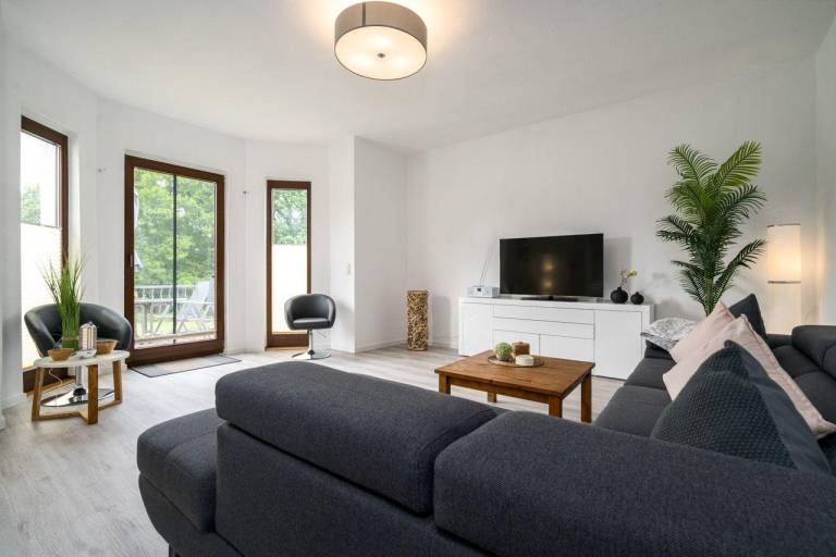 Family-oriented rental apartment with BBQ, terrace & yard | Garden view | Beach nearby | Perfect for remote work | Pet-friendly — photo 5