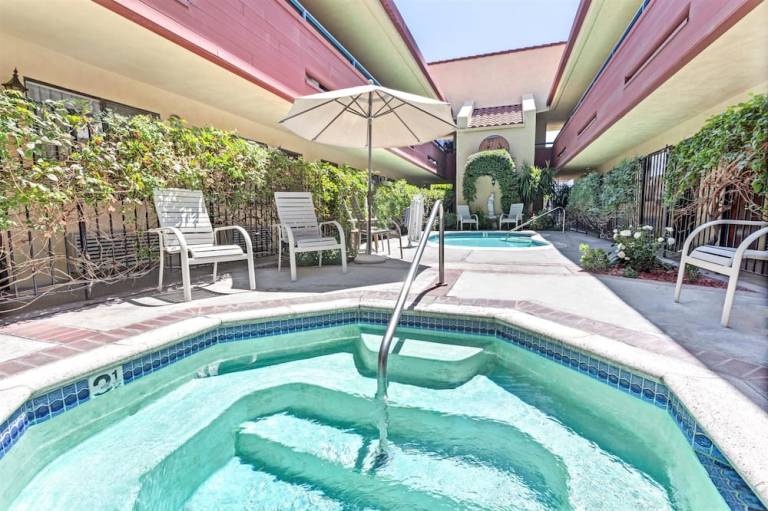Vantage Point Inn Woodland Hills