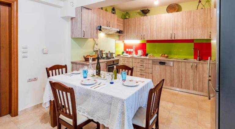 Fully equipped wonderful vacation home with BBQ, yard & terrace | Suitable for remote work | Pet-friendly — photo 4