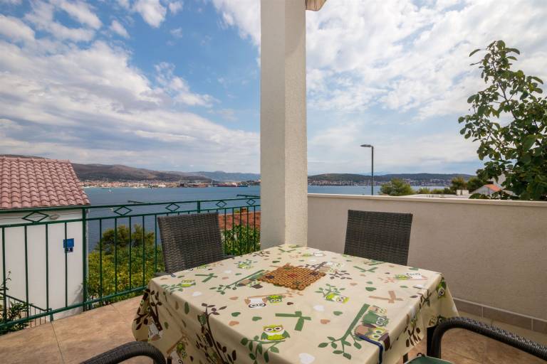 Rental apartment with BBQ & terrace | Sea view — photo 3