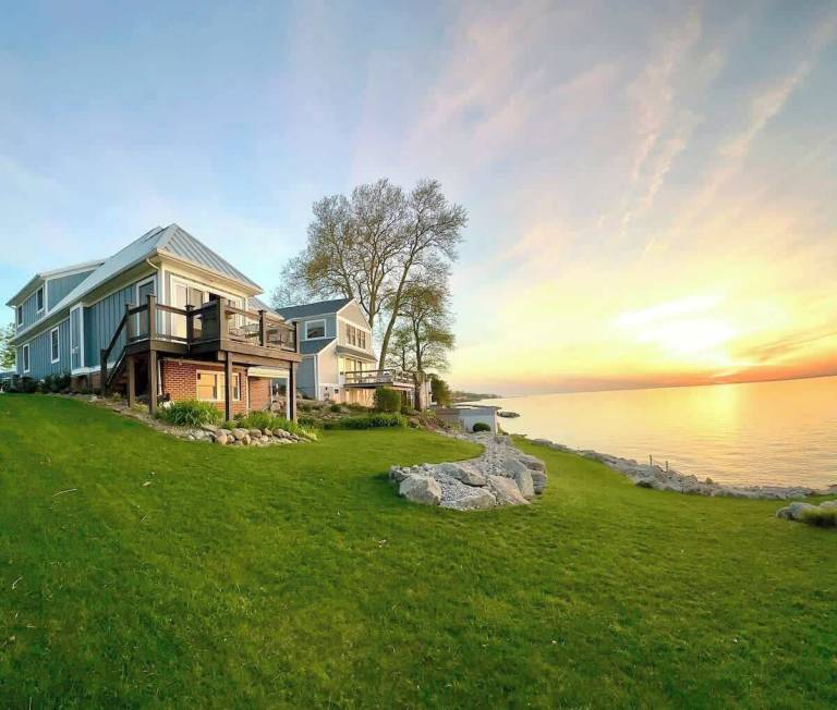 House Geneva-on-the-Lake