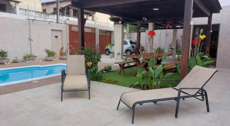 Vacation home with jacuzzi & pool — photo 5