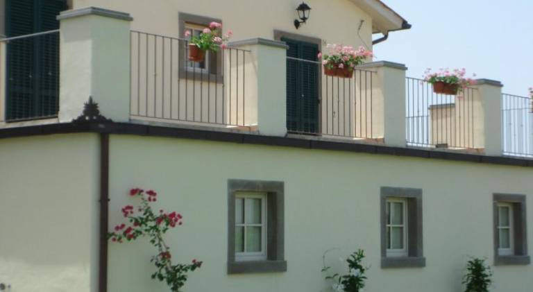 Holiday apartment with pool — photo 4