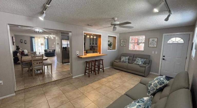 Vacation home with pool | Pet-friendly — photo 4