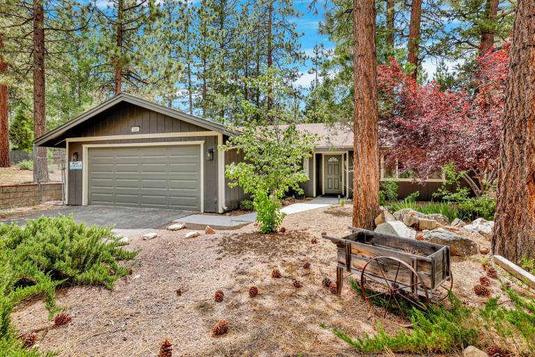 Cabin with jacuzzi | Lake view — photo 2